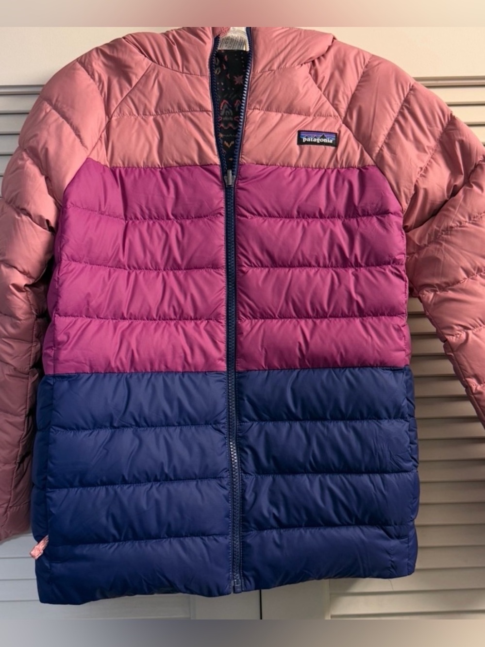 Patagonia Girls' Pink Purple Navy Colorblock reversible down puffer jacket XL